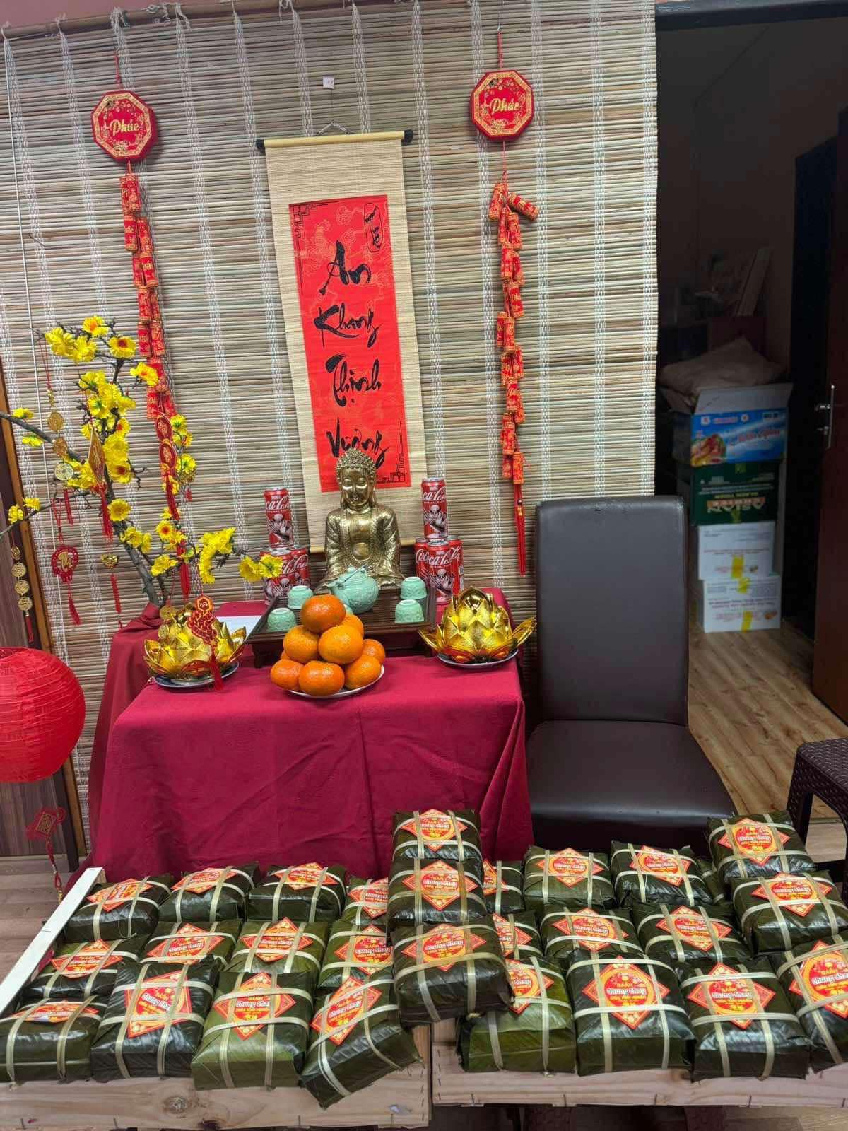 BÁNH CHƯNG CHAY CHÙA VĨNH NGHIÊM PRAHA ĐÂYYYYYYYY